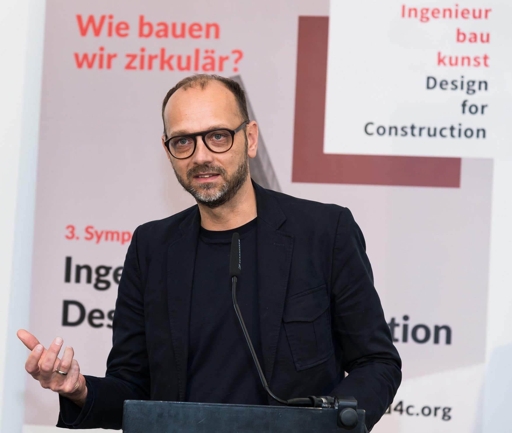 Bild 2_Keep it in the loop_(c)Renate Schildheuer