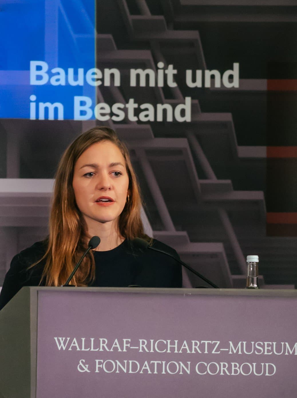 Bild 1 Jana Nowak, knippershelbig, ABC, Quelle: Luhnen-Lichtkunst Fotografie