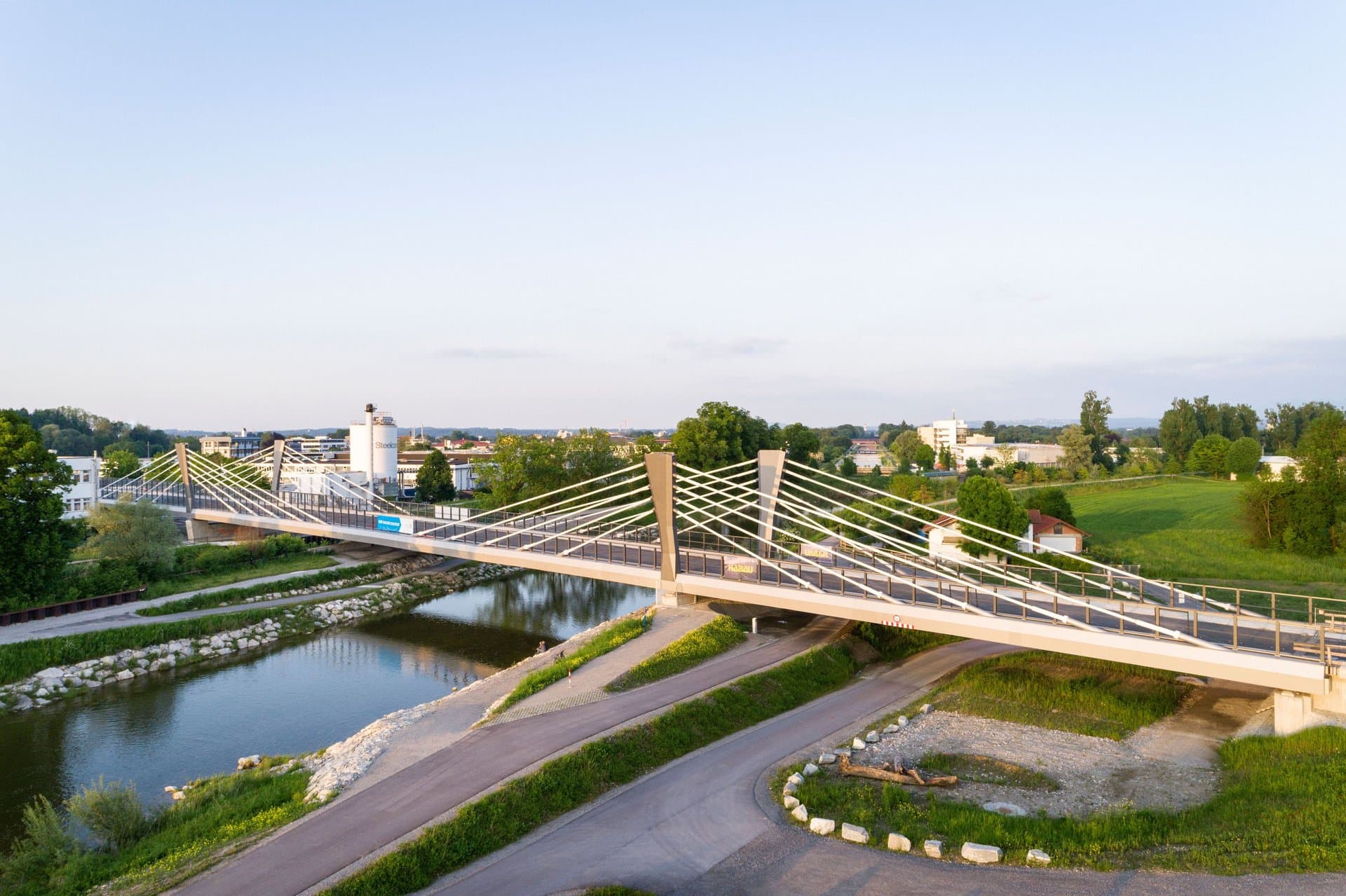 Seitenansicht der Mangfallbrücke Richtung Osten © GRASSL / Stefan Kuhn