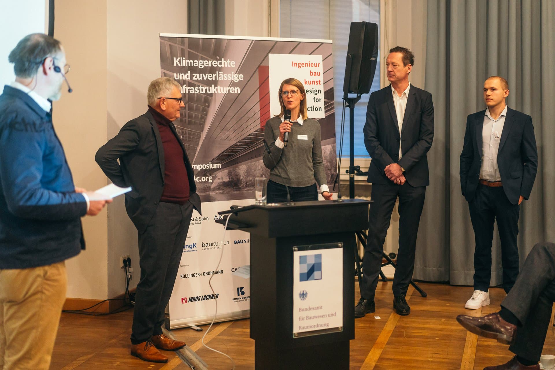 Rückblick: Das 6. Symposium Ingenieurbaukunst – Design for Construction mit dem Thema „Klimagerechte und zuverlässige Infrastrukturen” (#6_IngD4C) fand am 28. November 2024 im Ernst-Reuter-Haus in Berlin statt. Fotocredit: Stefan Hähnel