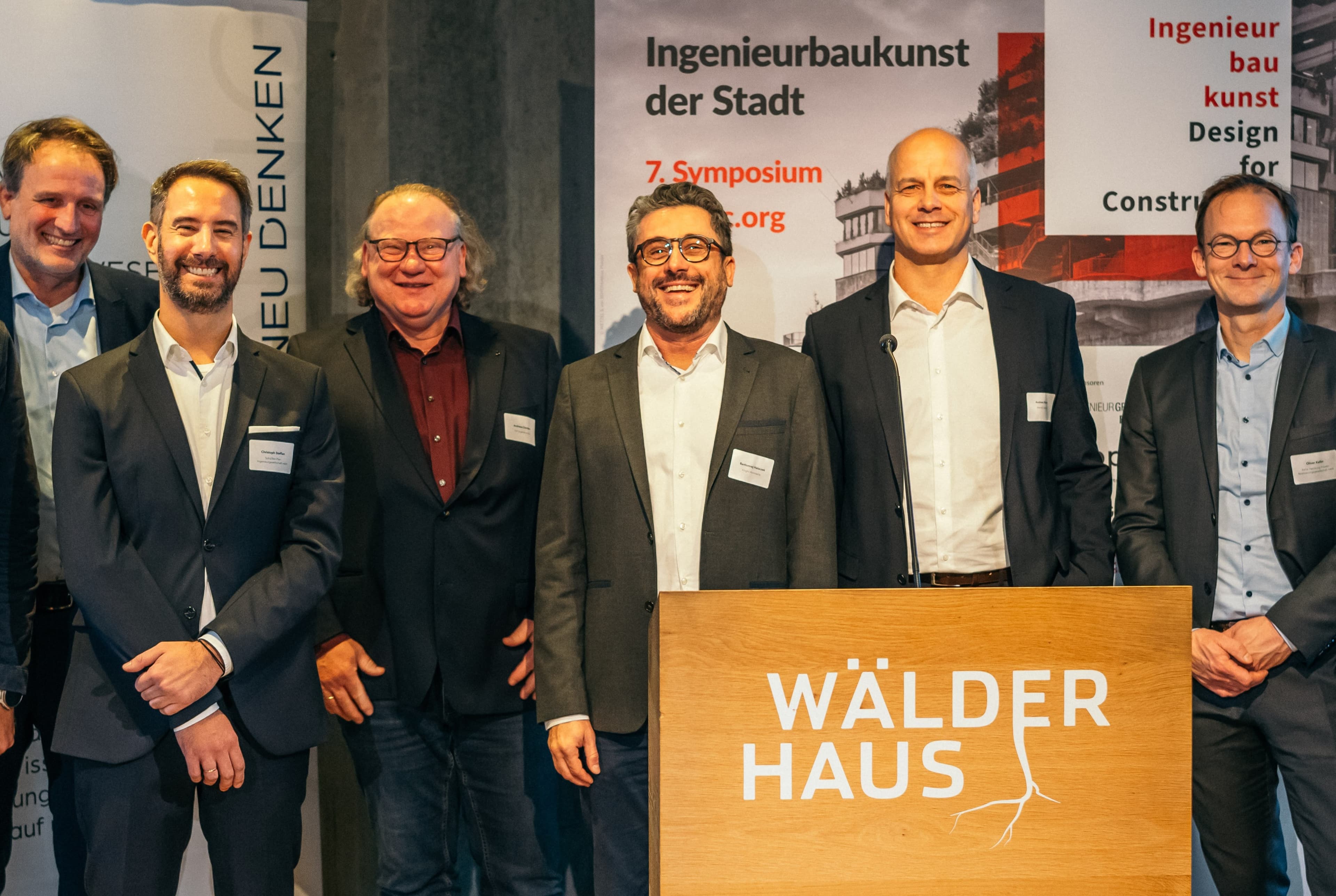 Bild 2 Marco Bida, Christoph Steffan (Schüßler-Plan), Andreas Danders (SSF Ingeieure), Bartolome Halaczek (Knight Architects), Andreas Malcher (Werner Sobek AG), Oliver Keller (ReGe Hamburg)