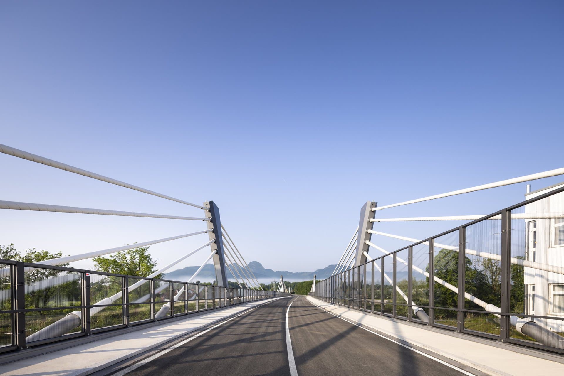 Autofahrerperspektive Richtung Süden © GRASSL / Stefan Kuhn