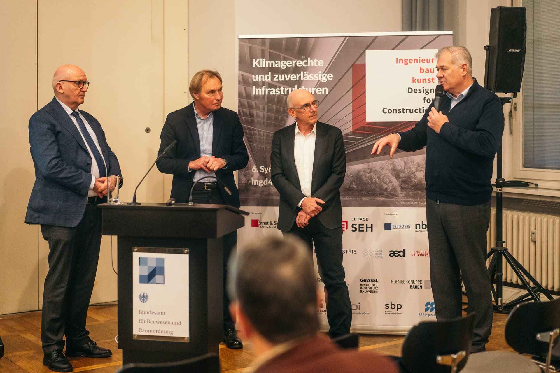 Rückblick: Das 6. Symposium Ingenieurbaukunst – Design for Construction mit dem Thema „Klimagerechte und zuverlässige Infrastrukturen” (#6_IngD4C) fand am 28. November 2024 im Ernst-Reuter-Haus in Berlin statt. Fotocredit: Stefan Hähnel